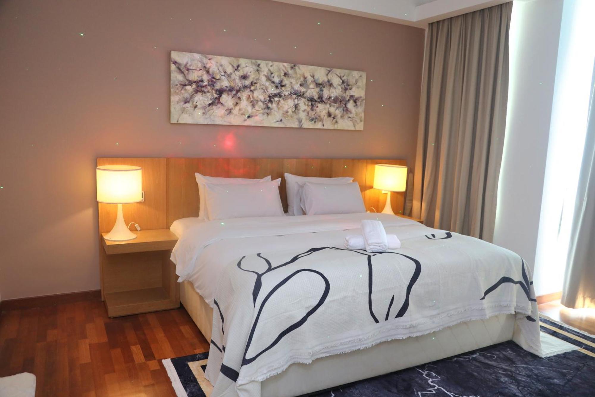 Luxury Cozy Cormar 5 Minutes Walk To Suria Klcc Apartment